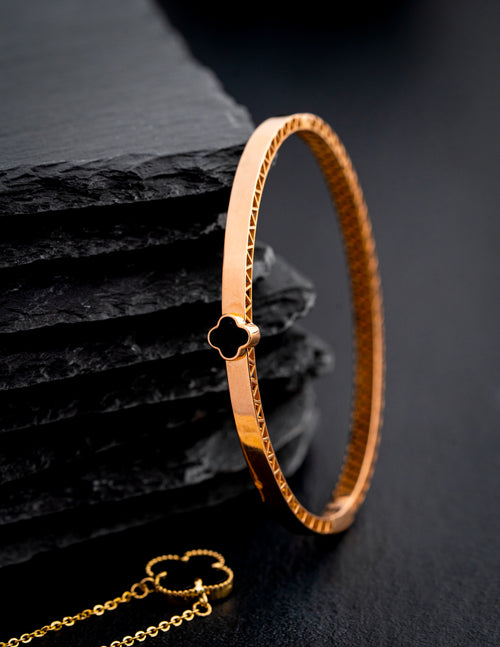 gold bracelet