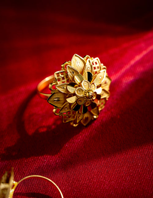 woman gold ring 22kt