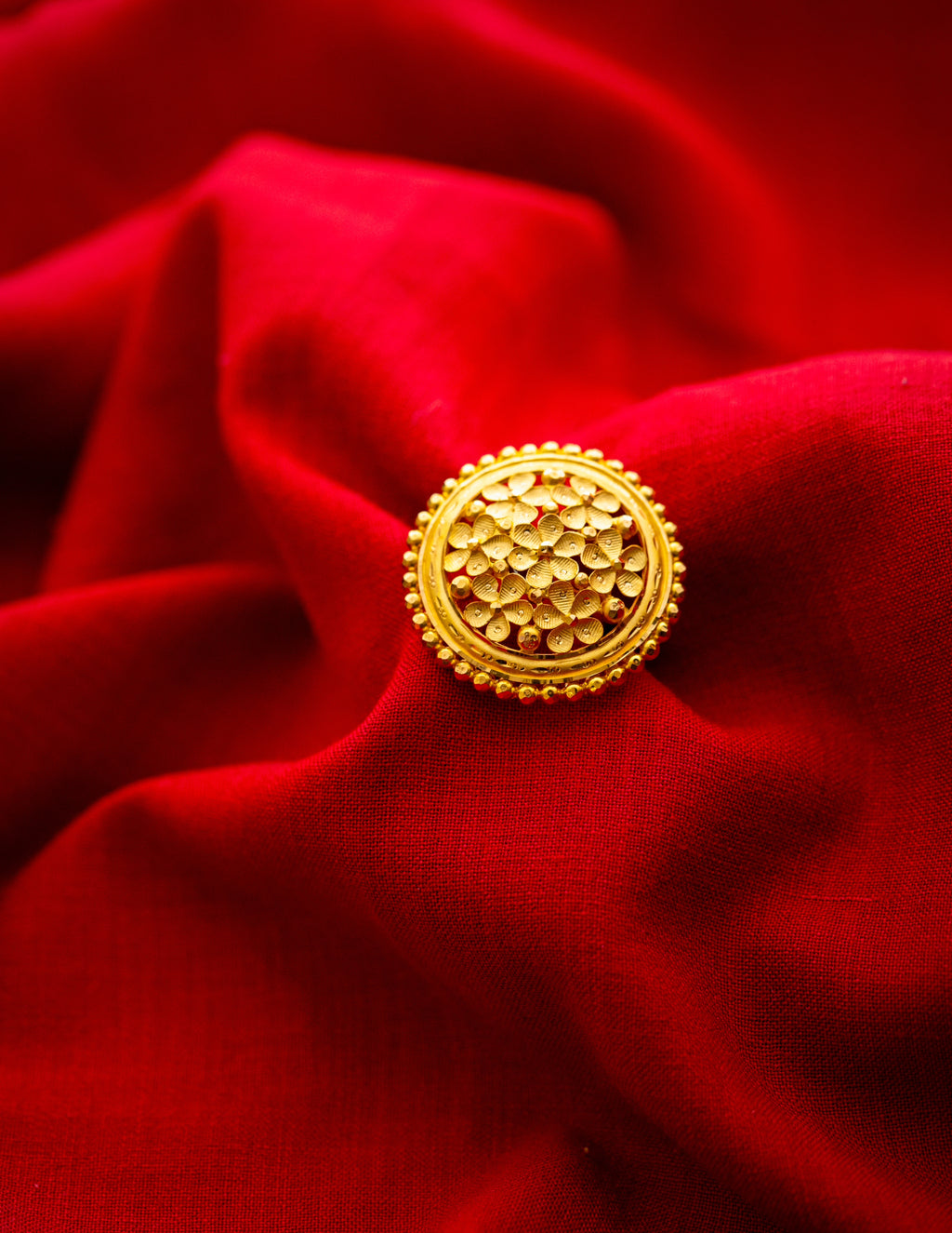 gold ring jewellery