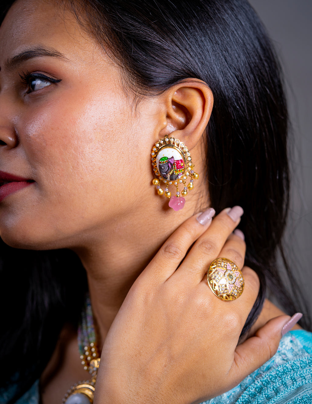 gold earrings