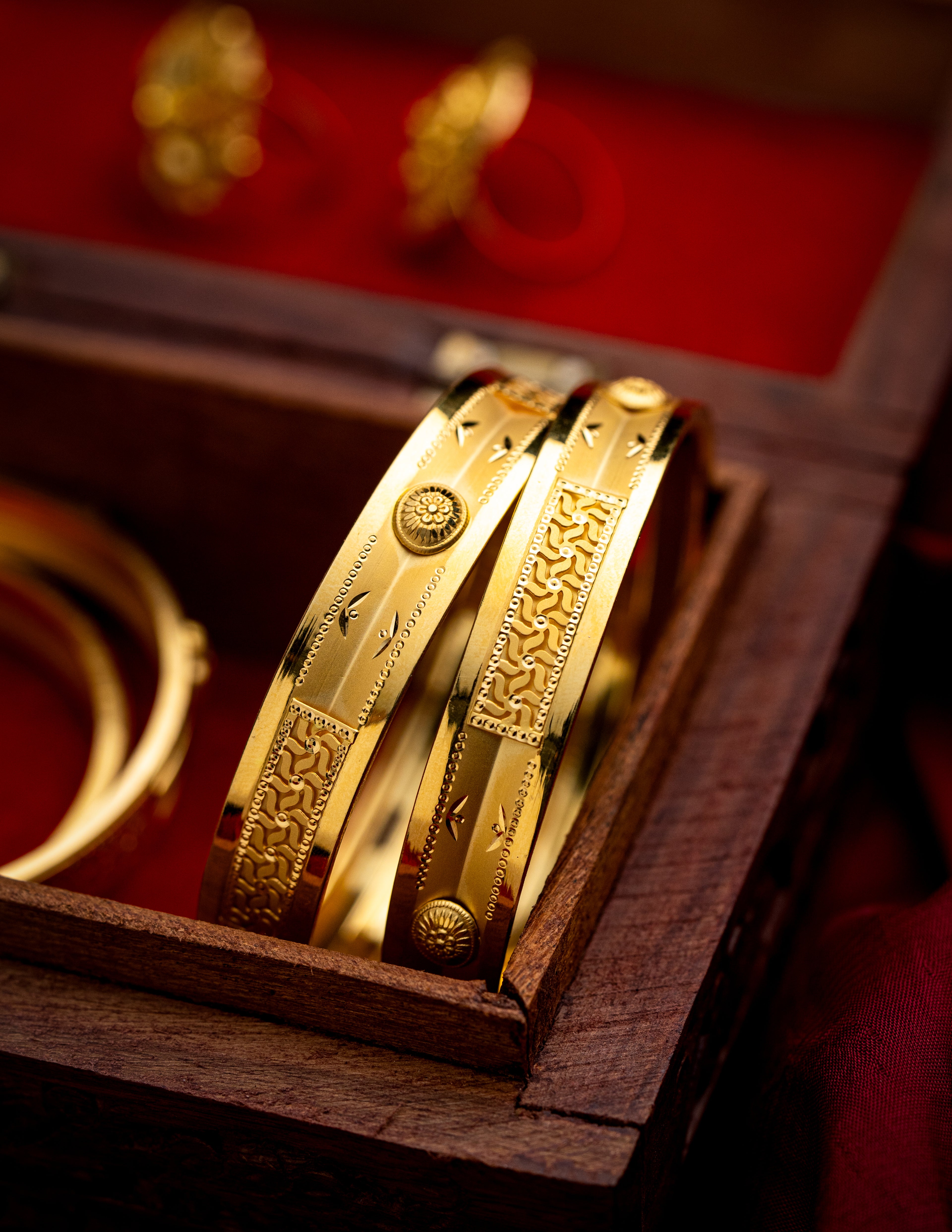 gold bangles for women