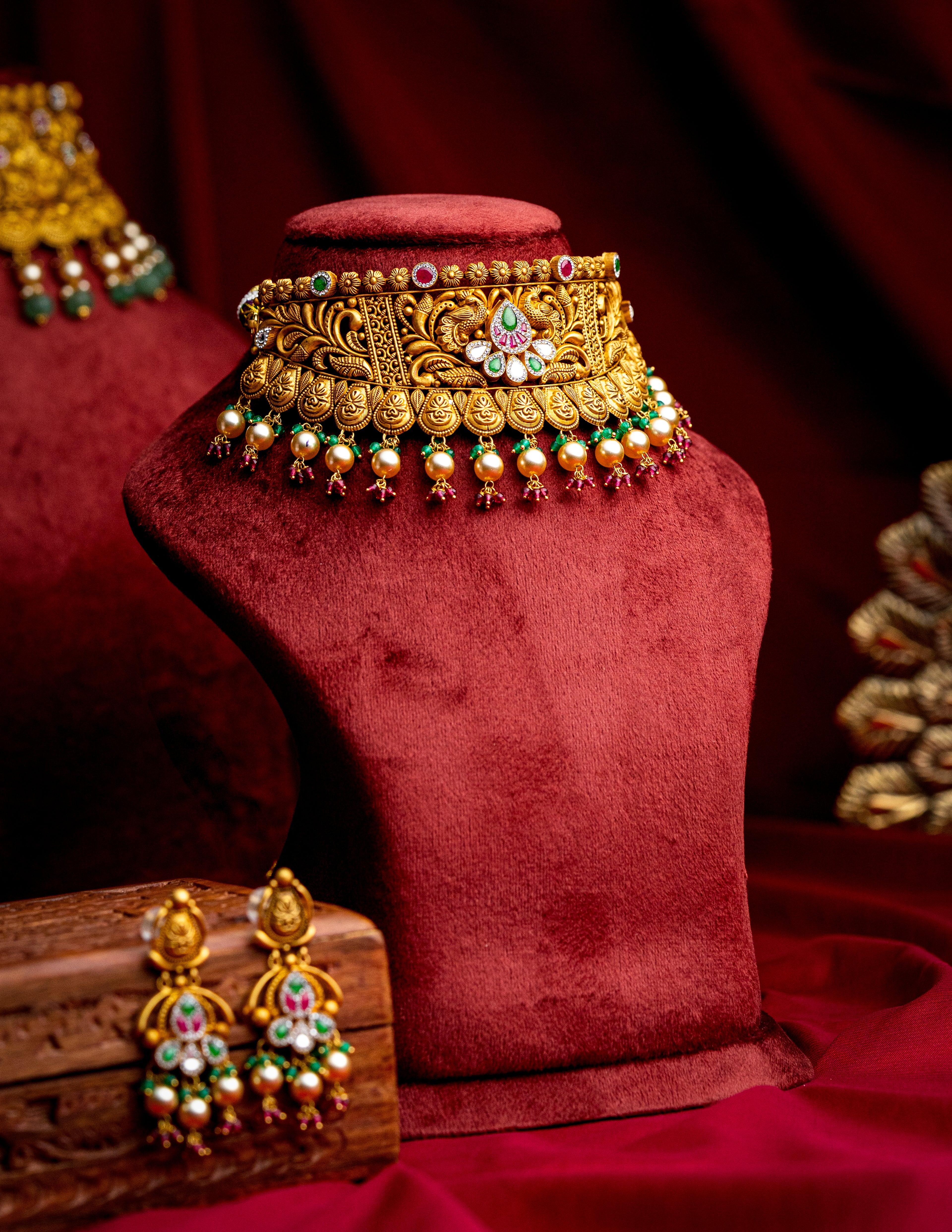 antique gold choker