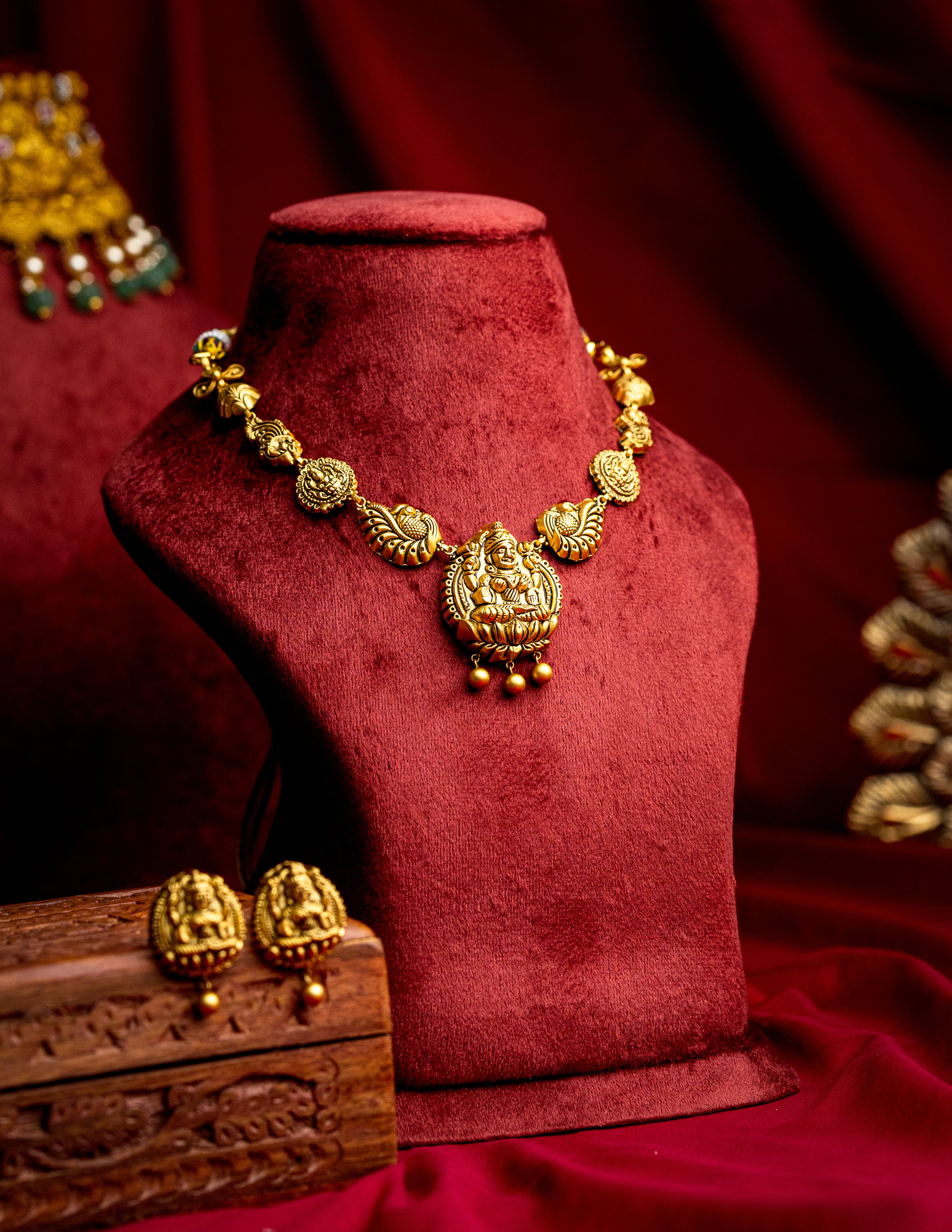 gold temple jewellery
