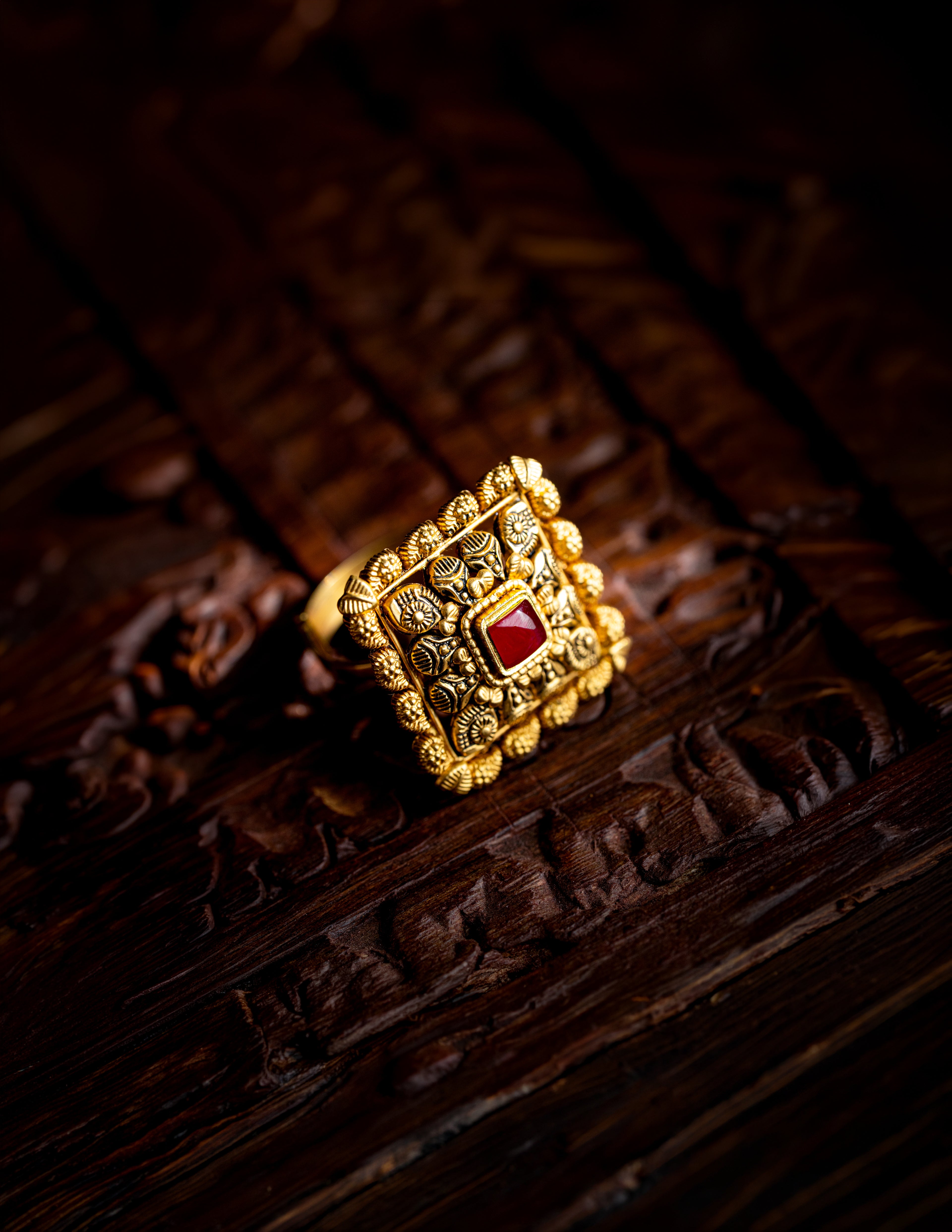 gold antique ring