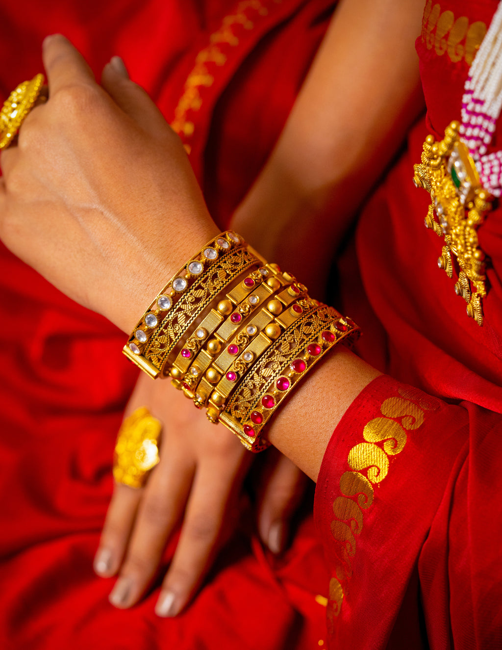 gold kada