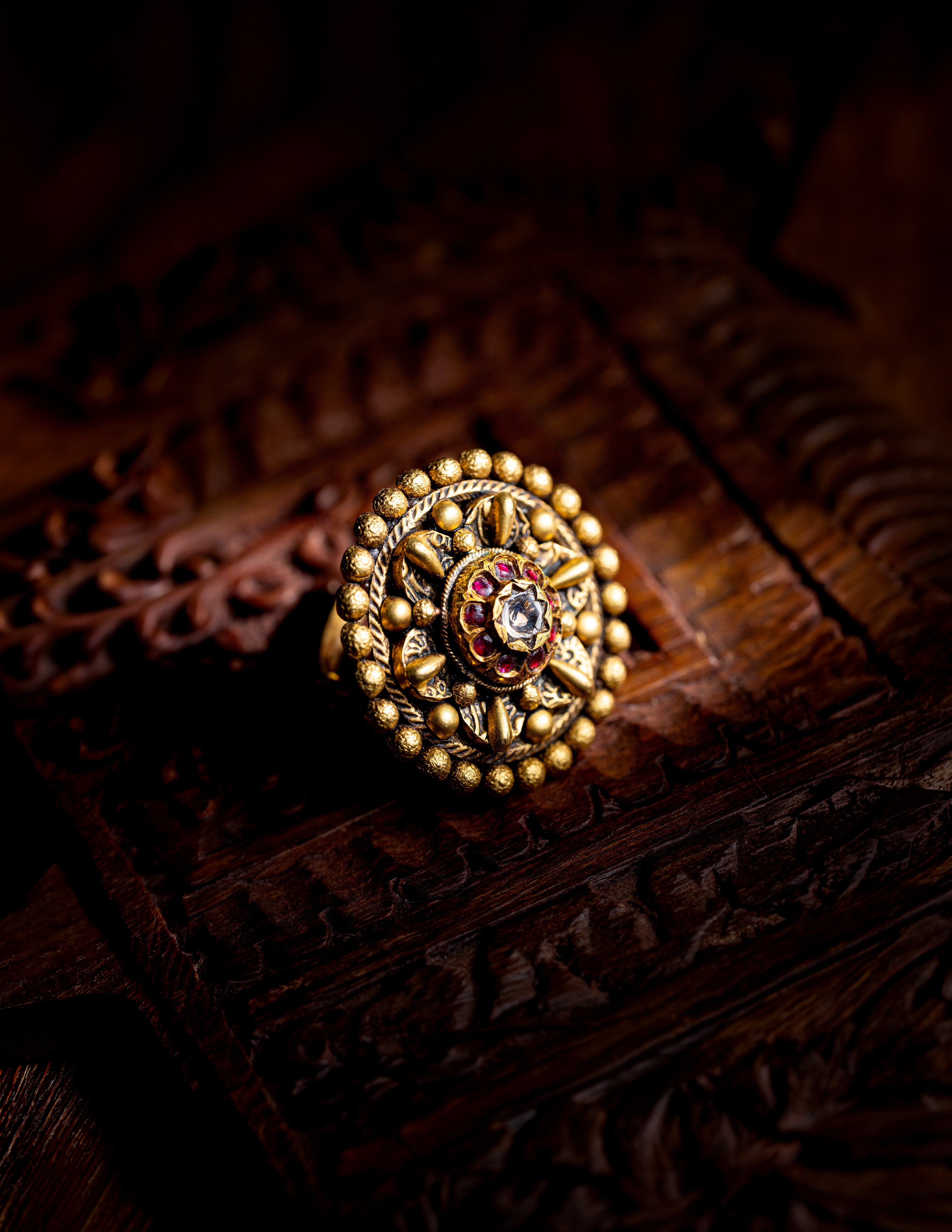 Antique gold ring for woman